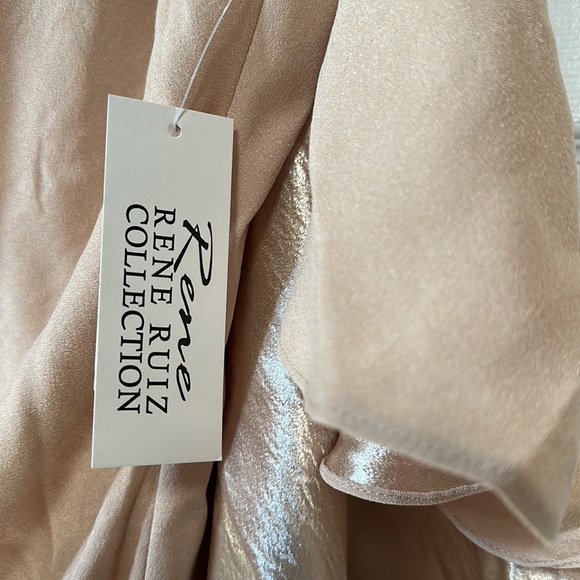 Dress - Picture 5 of 5